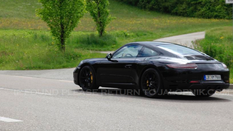 Illustration for article titled 2015 Porsche 911 Carrera GTS: Everyone Says This Is It